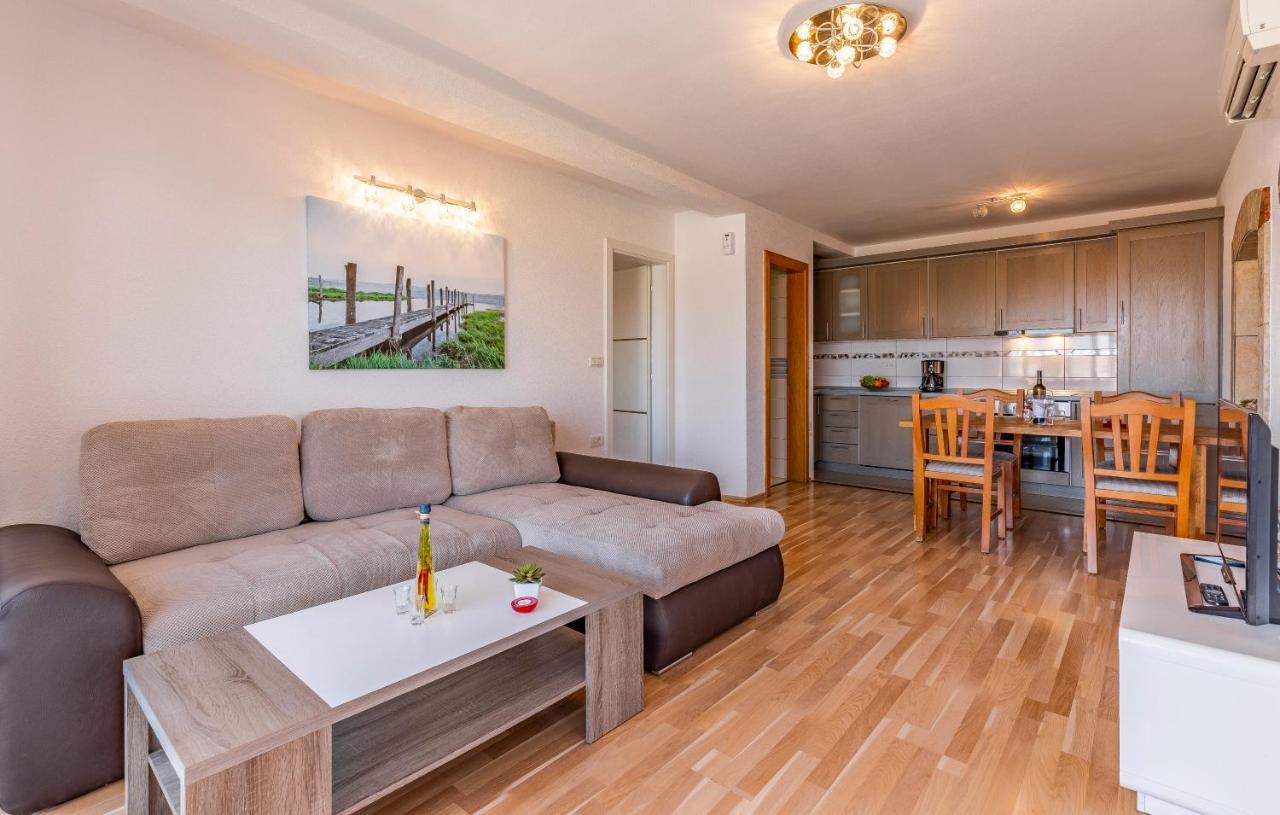 Apartments Larst Medulin Exterior foto