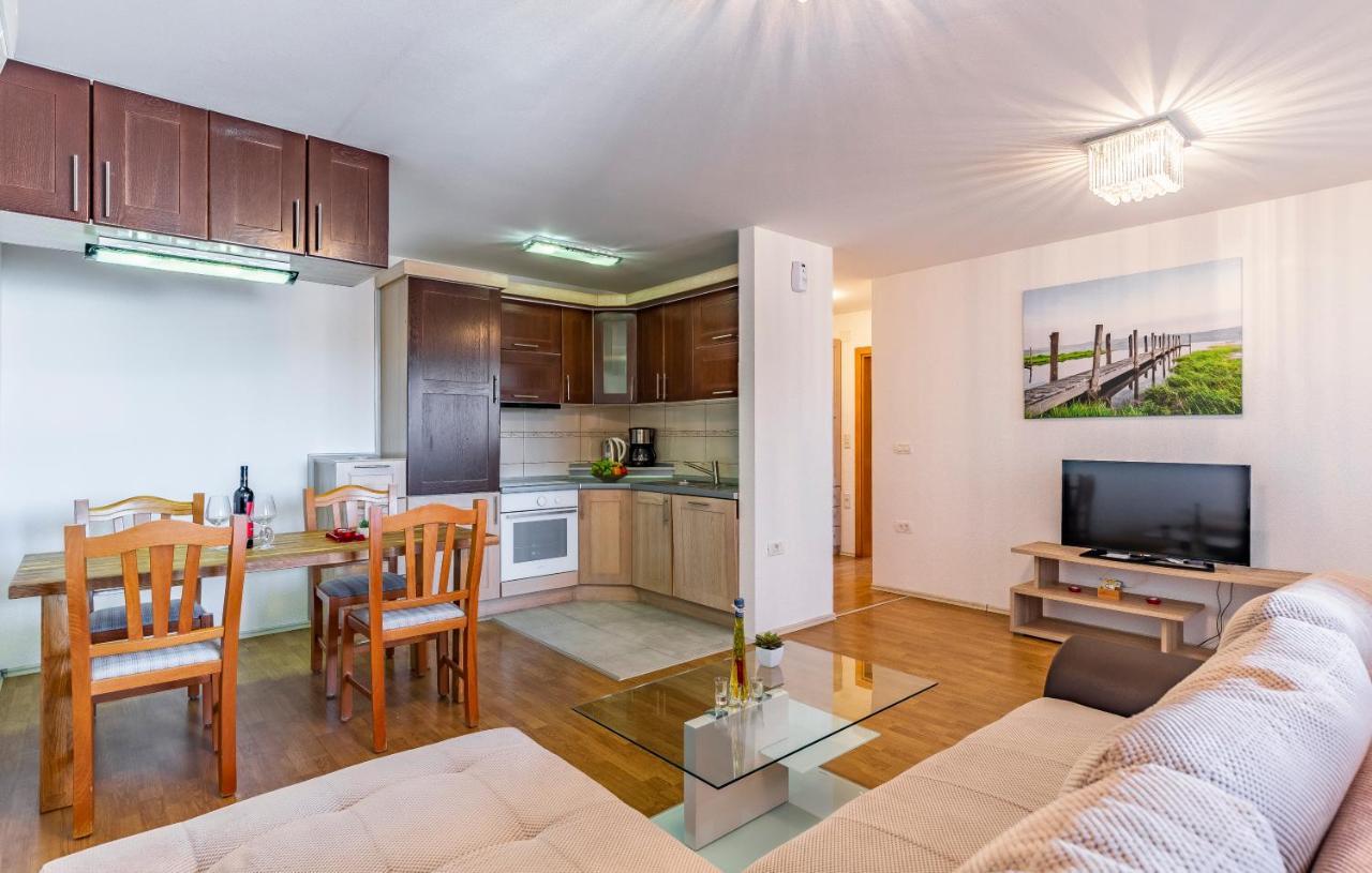 Apartments Larst Medulin Exterior foto