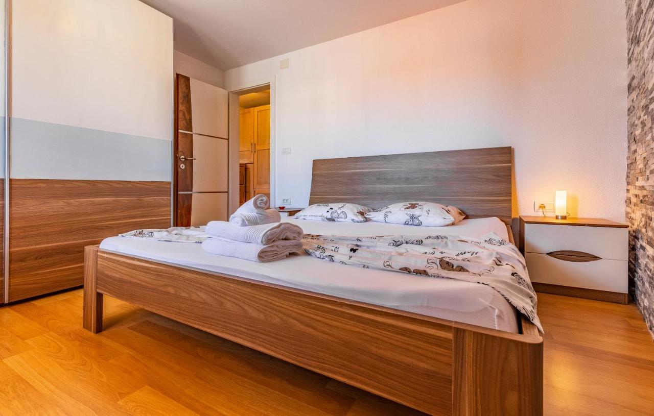 Apartments Larst Medulin Exterior foto