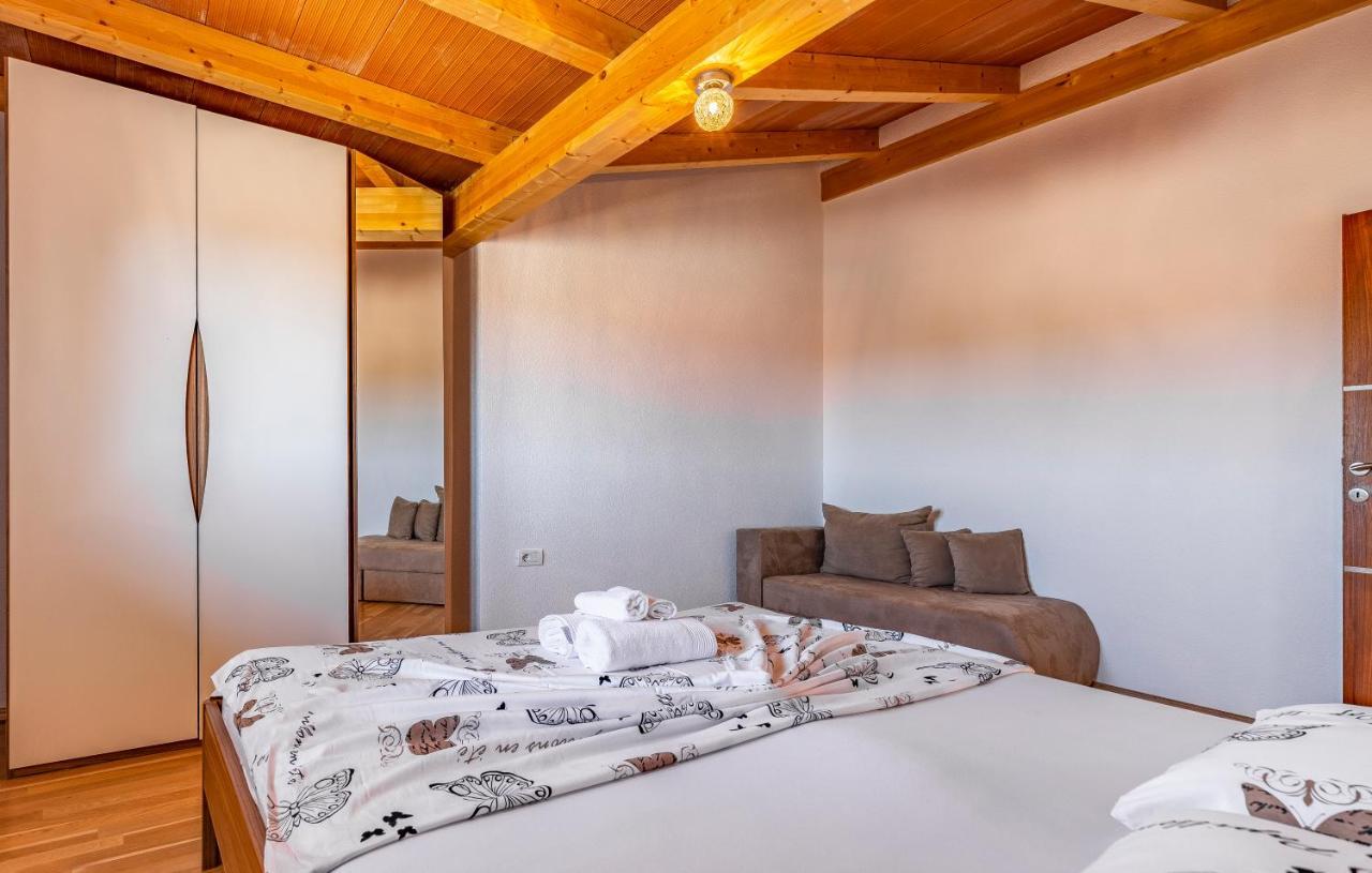 Apartments Larst Medulin Exterior foto